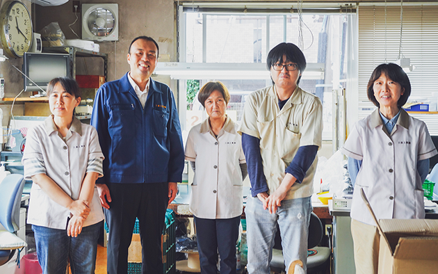 世田谷区という立地の良さと、 高度な開発力を武器に、 世界に挑むゴムの総合メーカー